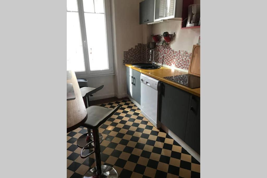 Appartement Spacieux Limoges Centre Garage Wifi Екстер'єр фото